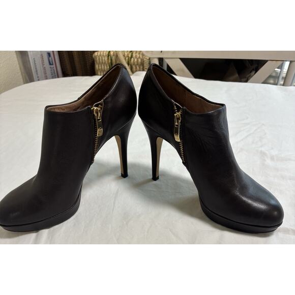Vince Camuto Elvin Brown Leather Zip Up Ankle Booties Stiletto Heel 7.5M EU 37.5 - Picture 2 of 7
